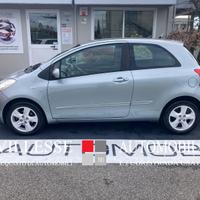 TOYOTA YARIS CAMBIO AUTOMATICO (DA VETRINA)