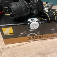 Nikon D5200 con 18-105 borsa doppia batteria