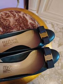 DÉCOLLETÉ FERRAGAMO 