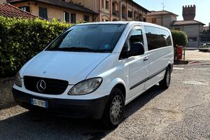 Mercedes 8 posti ASI e gancio traino 