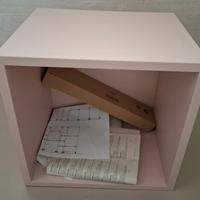 1 CUBOTTO ROSA  Da 34 cm di lato e Prof. 25 cm