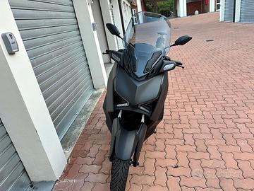 Yamaha xmax 300