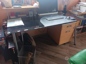 Scrivania Ikea VETRO