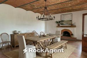 Palazzo / Stabile di 620 m² con più di 5 locali a 