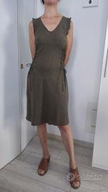 Abito in lino color verde militare