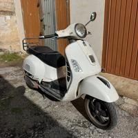Piaggio Vespa GTS 300