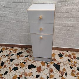 Mobiletto bagno a colonna
