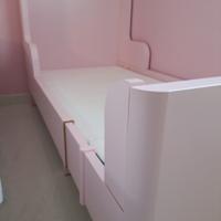 Letto allungabile rosa chiaro IKEA 