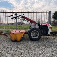 Motocoltivatore con falciaerba