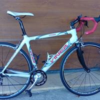 Bici corsa Viner in carbonio perfetta