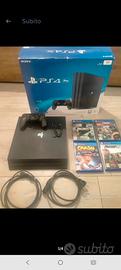 PlayStation 4 pro + 2 joypad nuovi e giochi
