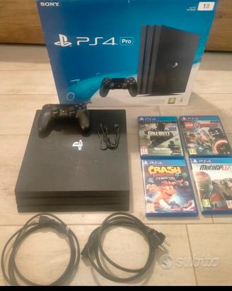 PlayStation 4 pro + 2 joypad nuovi e giochi
