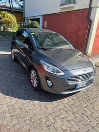 Ford Fiesta    333 1195288