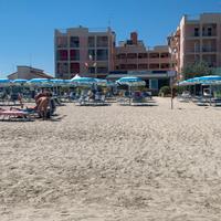 A Luglio VISTA MARE con posto auto a Lido Scacchi