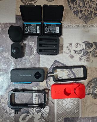 insta 360 x2 con accessori