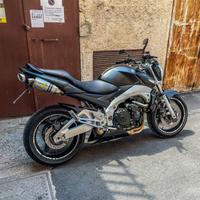 Suzuki gsr 600