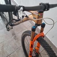 MTB Giant XTC in carbonio montata top