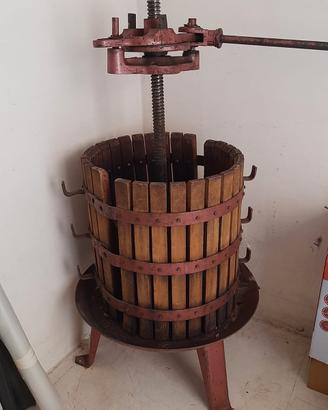 Torchio a leva per vinaccia
