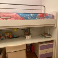 Letto castello con scrivania