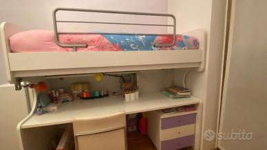 Letto castello con scrivania