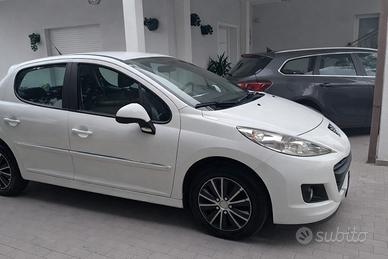 Peugeot 207 14 diesel anche neopatentati 