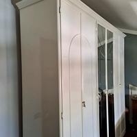 Armadio laccato Bianco.