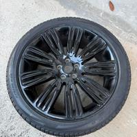 pneumatico con cerchio range rover sport