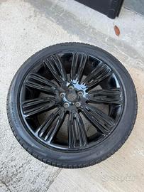 pneumatico con cerchio range rover sport