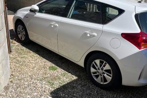 TOYOTA AURIS HYBRID 1.8
