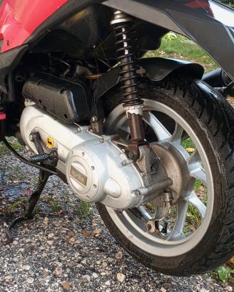 scooter Aprilia 