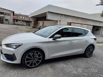 Cupra Leon 1.4 e-Hybrid VZ