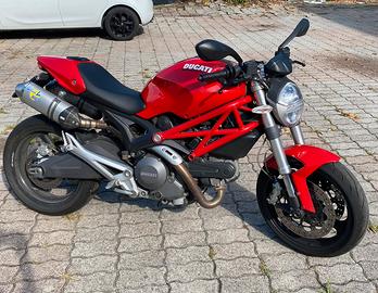 Ducati Monster 696+ A2