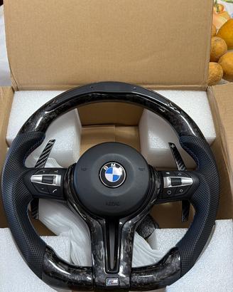 Volante bmw serie E e serie F in carbonio forgiato