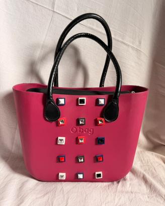Borsa O Bag fucsia con manici neri e organizer