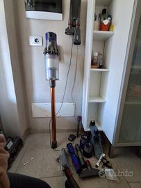 Dyson V10 absolute