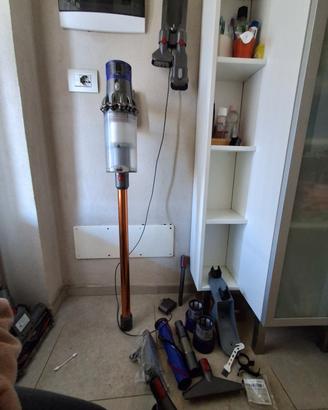 Dyson V10 absolute