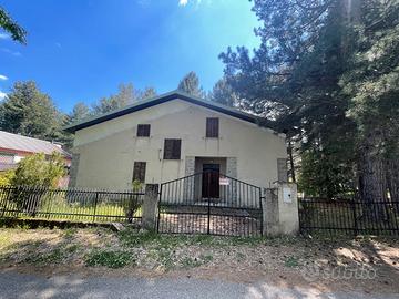 Villa unifamiliare in pietra a trepidò