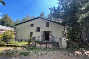 Villa unifamiliare in pietra a trepidò
