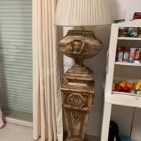 Coppia di lampade dorate con paralume