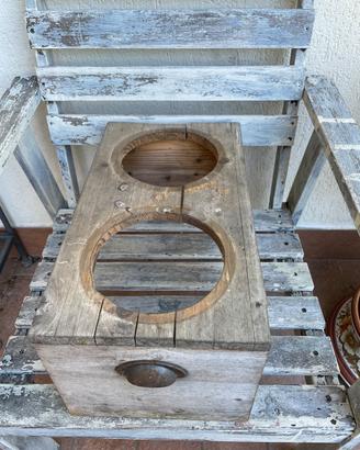 Porta ciotole in legno