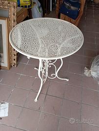 Tavolino bianco 3 piedi elegante da terrazzo