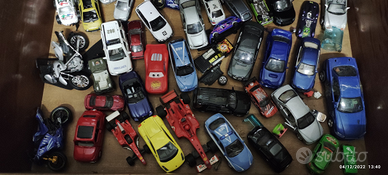 Automobili giocattolo piccole