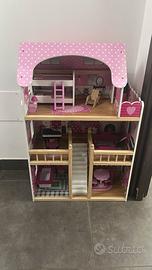 Casa di Barbie in legno