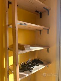 Scaffale in legno