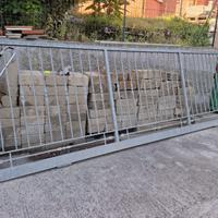 Cancello scorrevole in ferro Zincato + pedonale