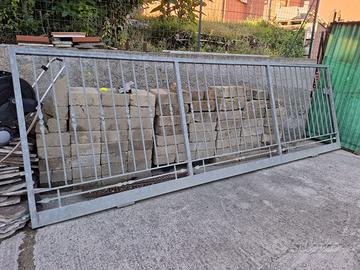 Cancello scorrevole in ferro Zincato + pedonale