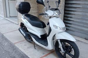 Scooter Peugeot Tweet 125