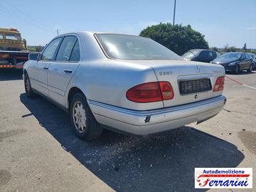 MERCEDES CLASSE E W210 E 250 TURBO D -Ricambi