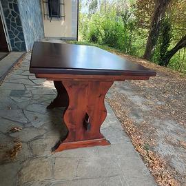 Tavolo in legno massiccio+4 sedie 