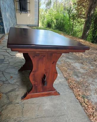 Tavolo in legno massiccio+4 sedie 